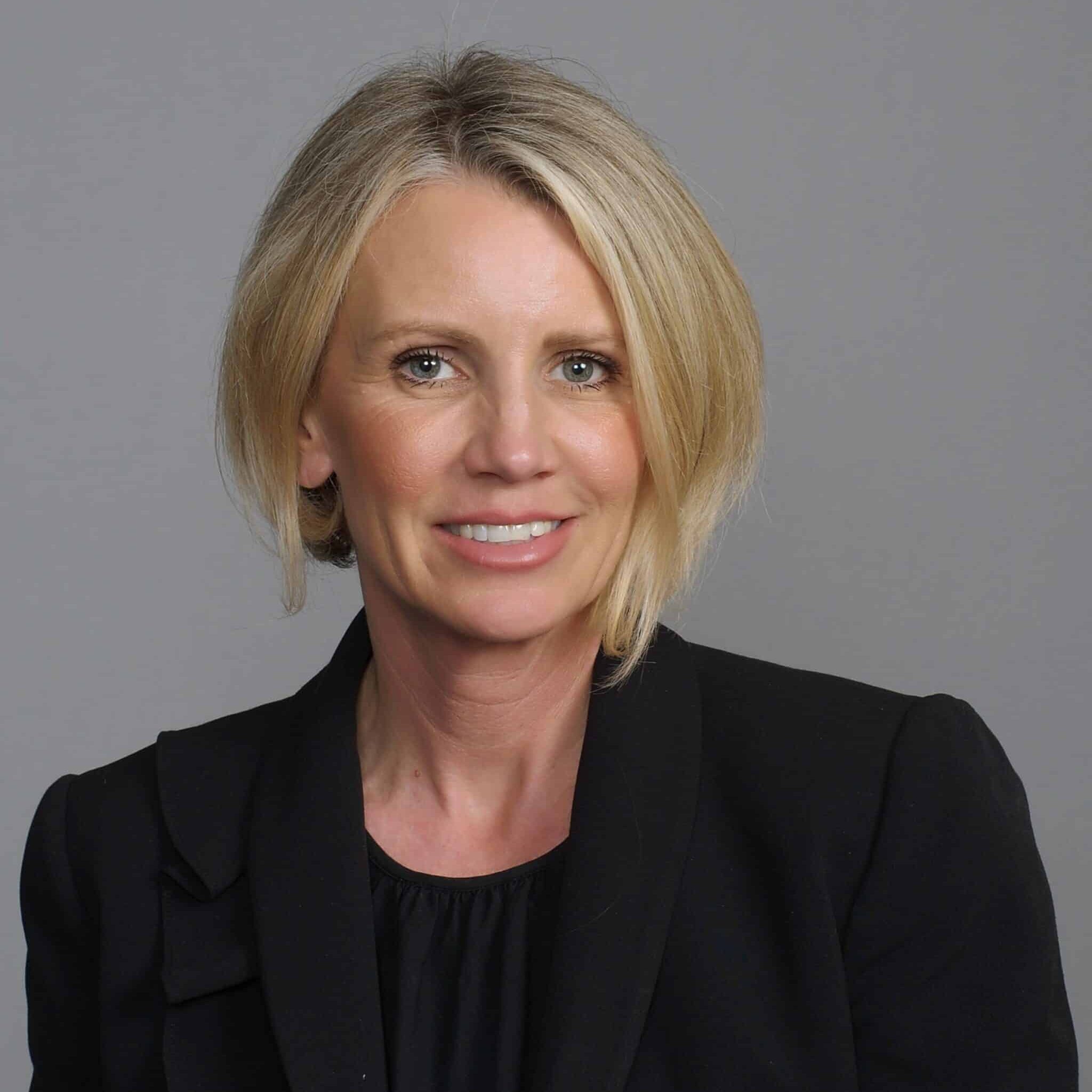 Amy Waldron headshot