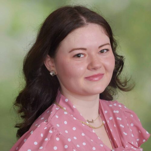 Ashley Rattenbury Headshot